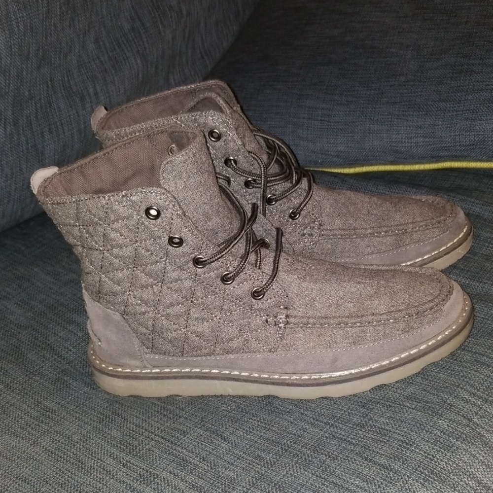 Toms Quilted Wool High Tops Size 8.5